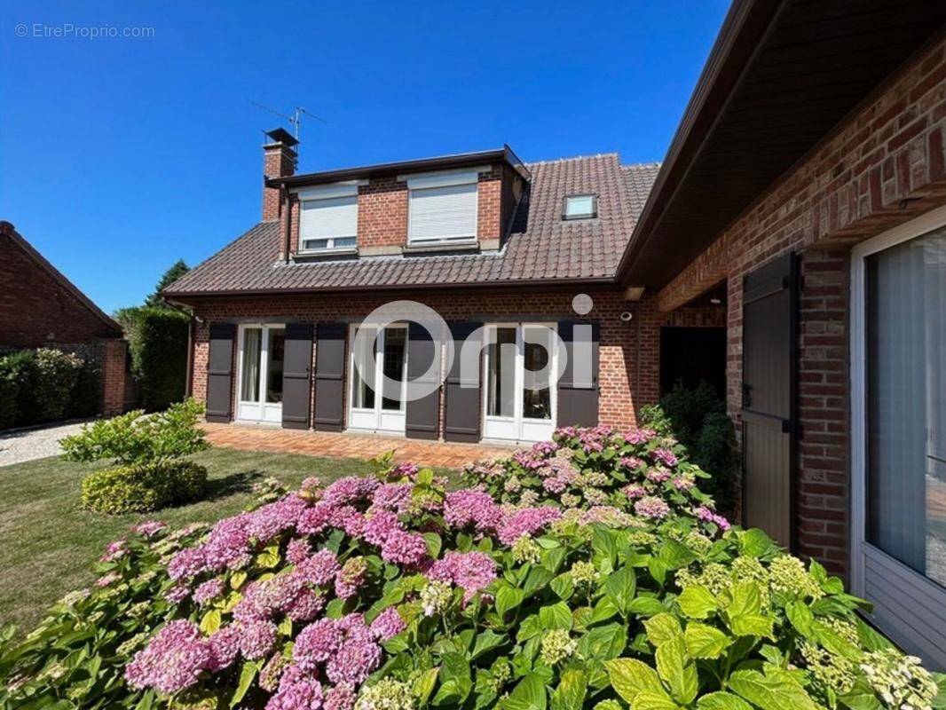 Maison à CAMPHIN-EN-CAREMBAULT