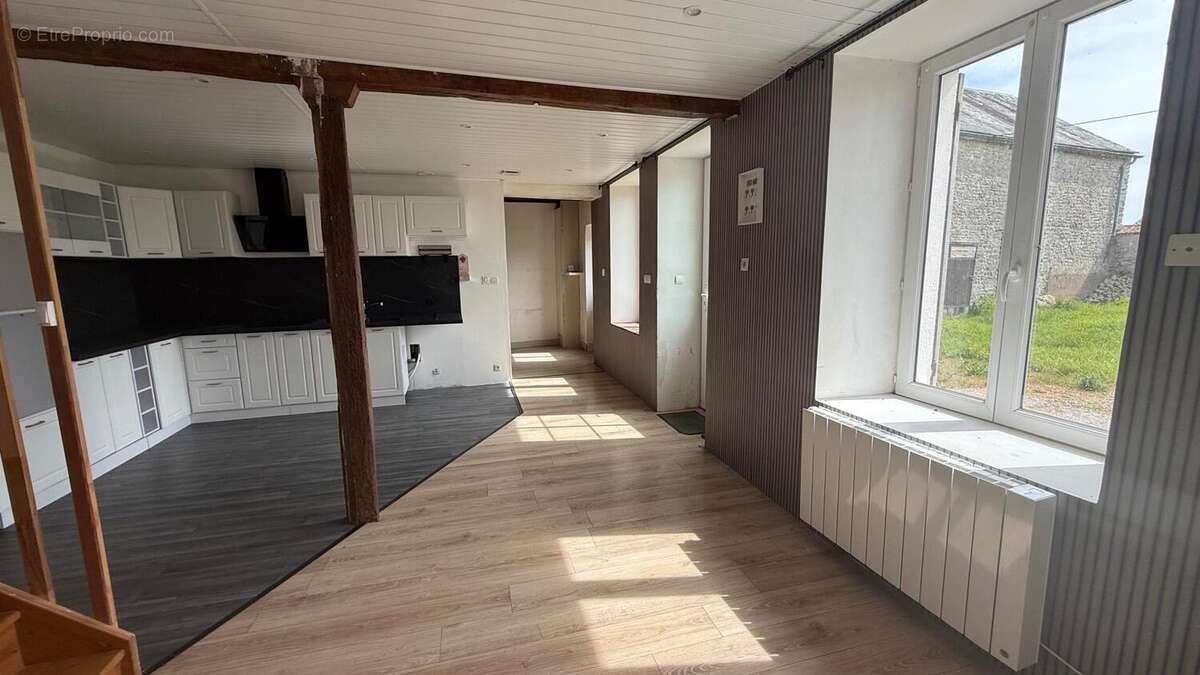 Maison 96 m² à Ascoux  - photo 2