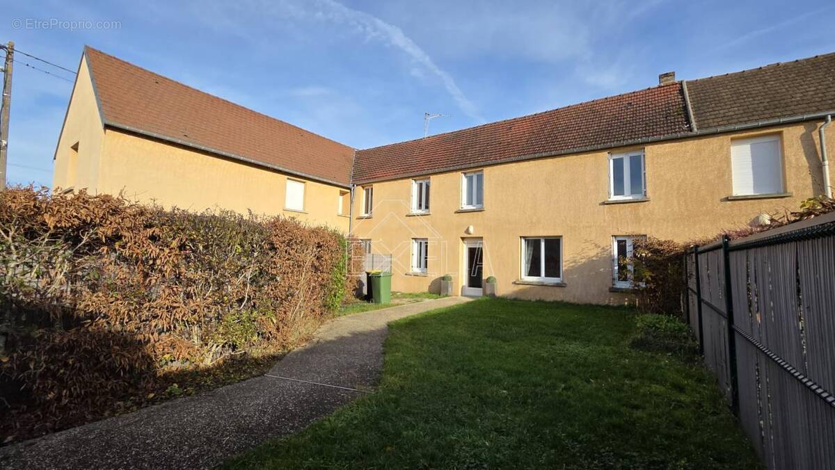 Maison à LONGNES