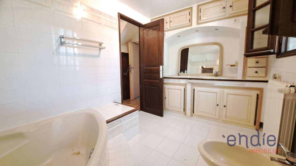 LE THORONET Maison en pierres 180 m² dans hameau paisible - photo 22