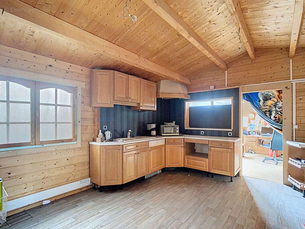 Local professionnel Val-de-Meuse 286m2 - photo 4