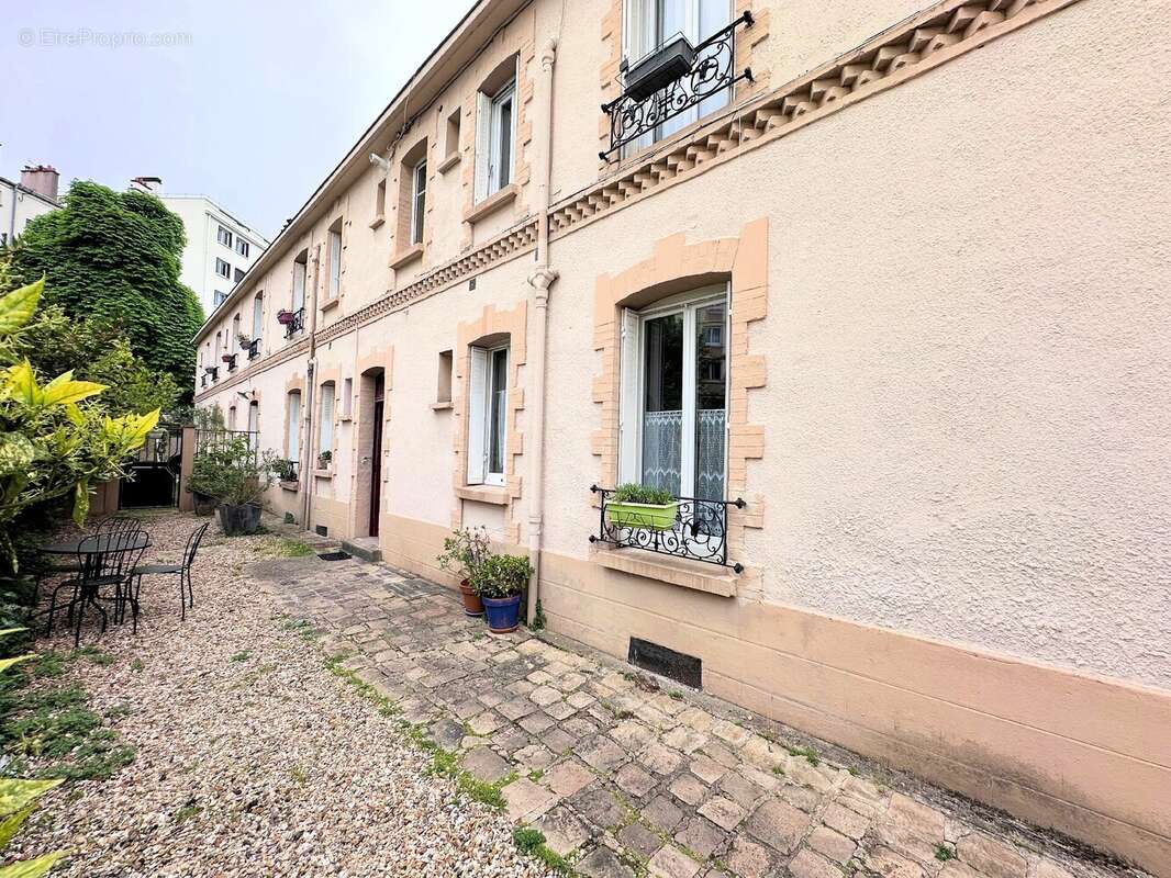 Appartement à SAINT-MAUR-DES-FOSSES