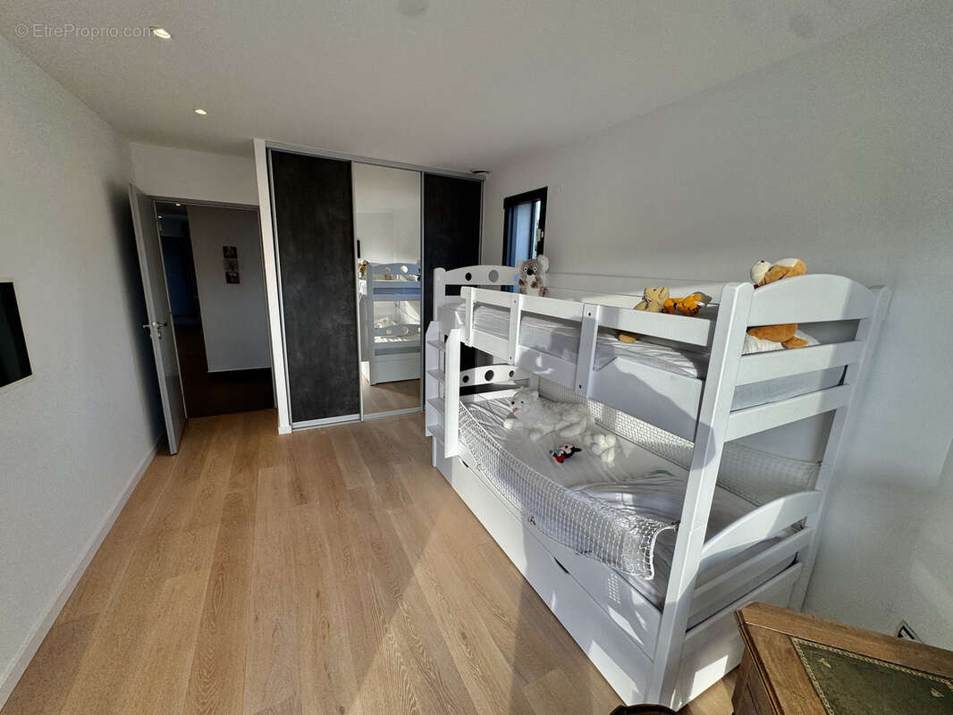 Maison à SAINTE-CECILE-LES-VIGNES