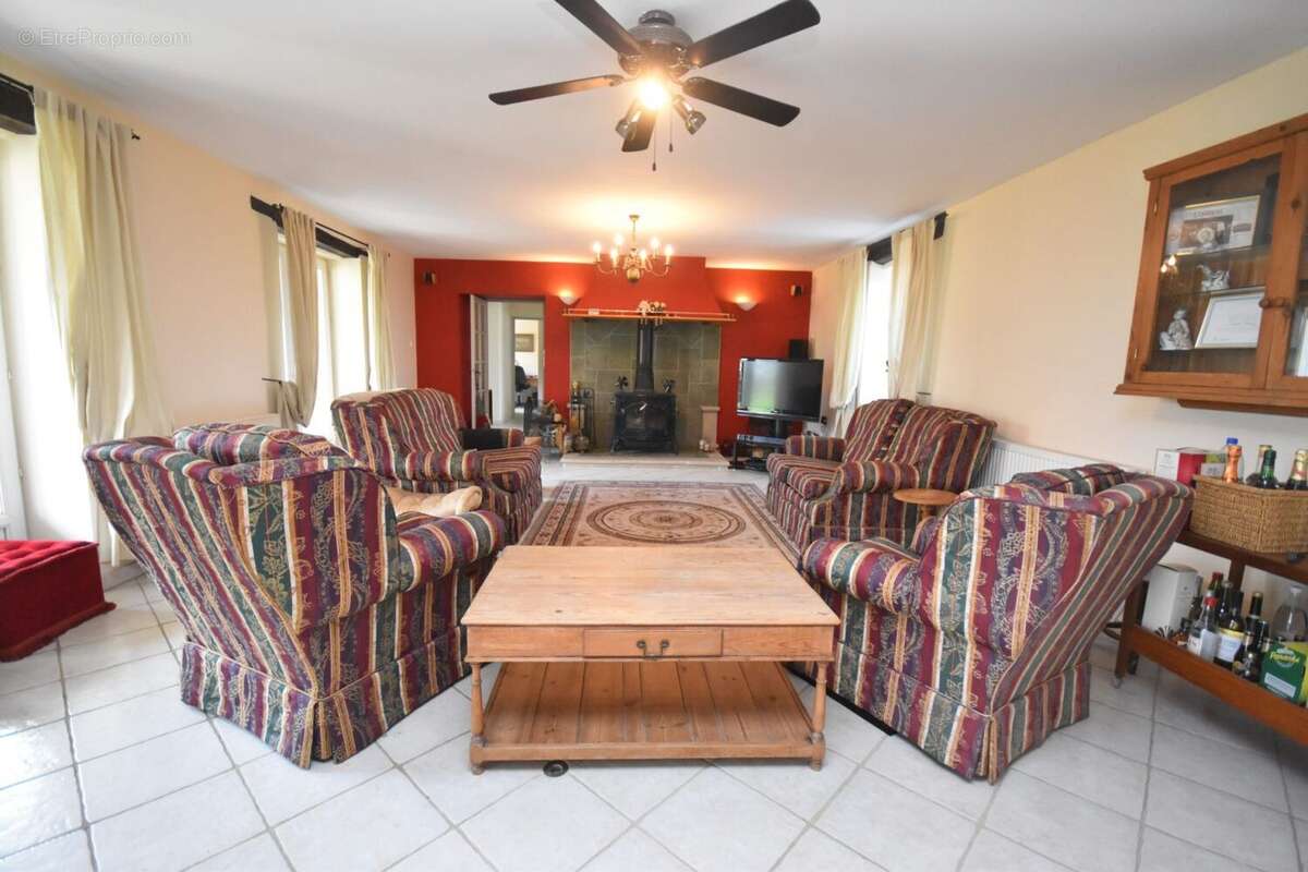 Maison à LA BAZEUGE