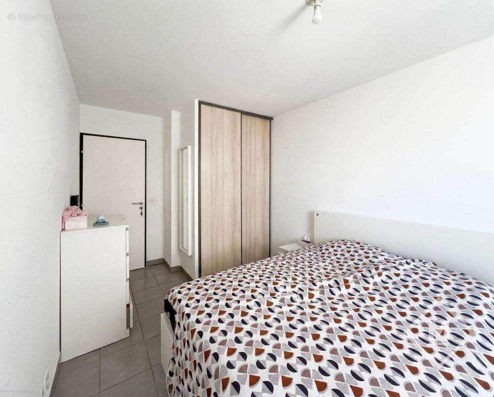 Appartement à MARSEILLE-5E