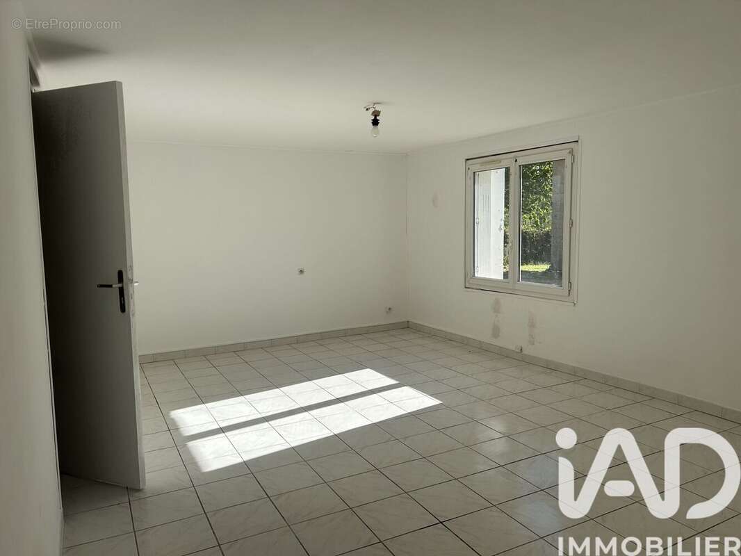 Photo 8 - Maison à MONTMOREAU-SAINT-CYBARD