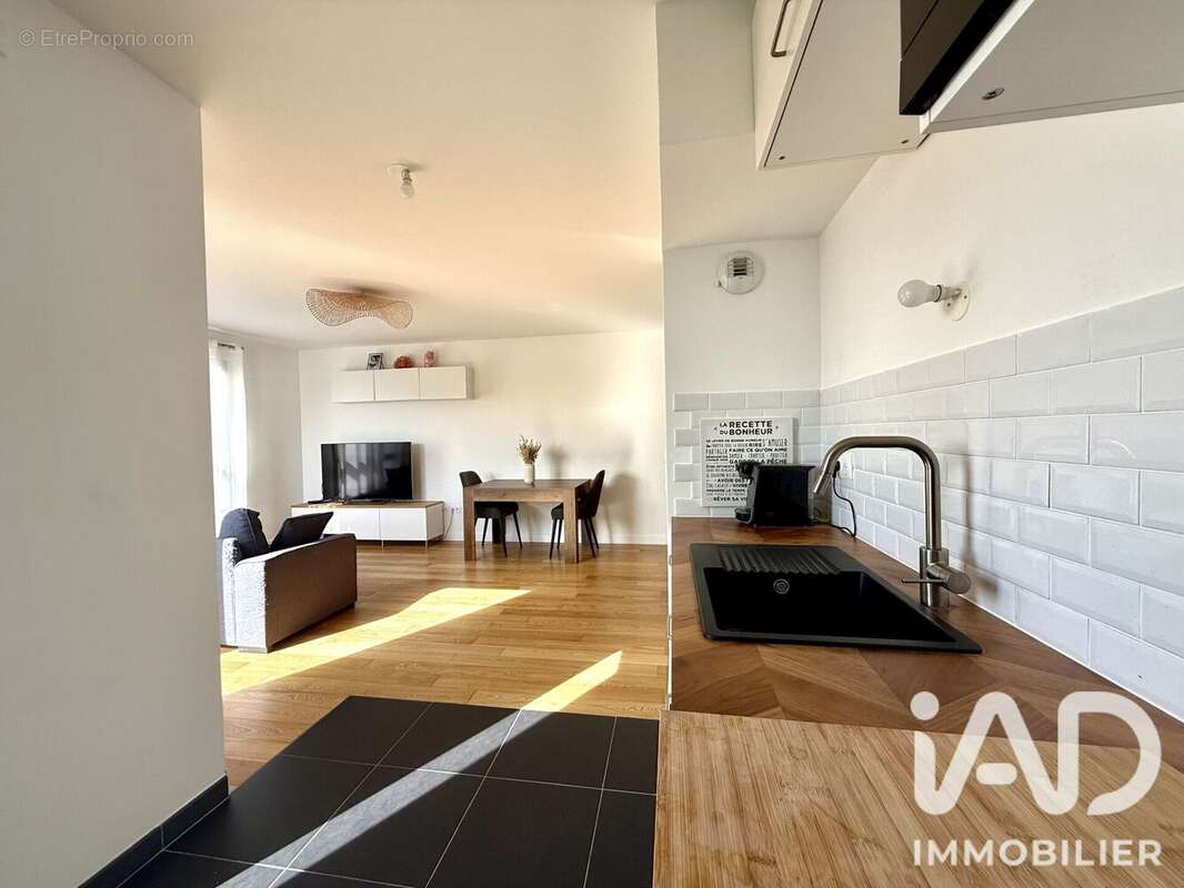 Appartement 64 m² à Colombes  - photo 4