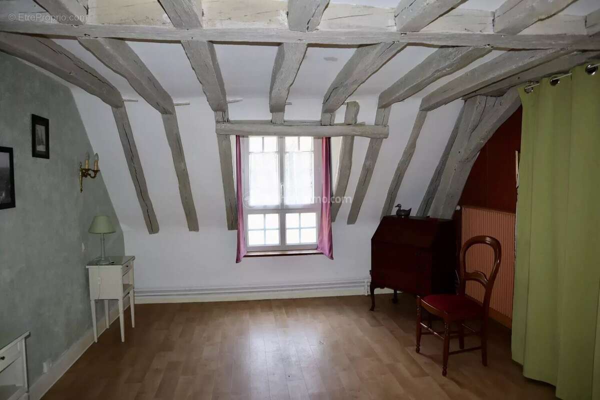 Maison à LA CHARTRE-SUR-LE-LOIR