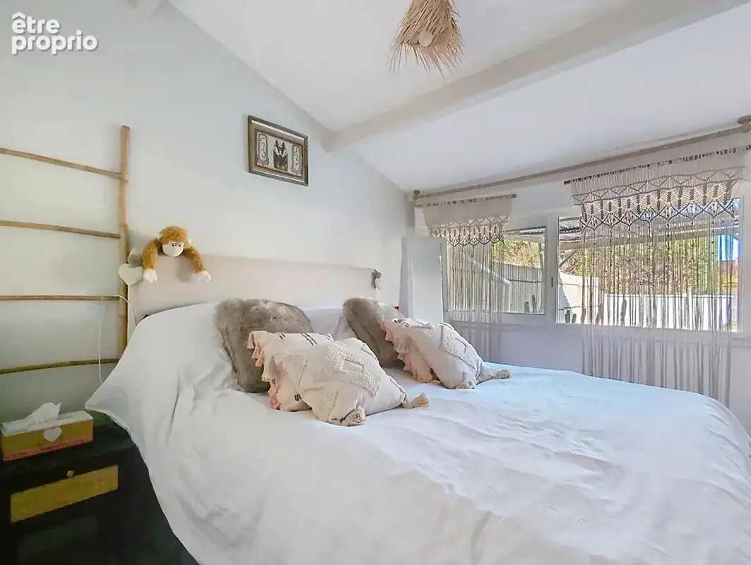 13010 Saint-Loup - Maison 97 m² - 4 chambres, piscine - photo 5