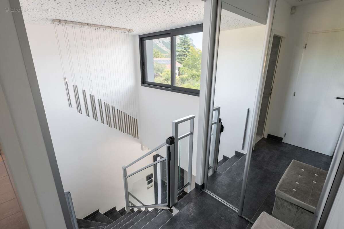 Maison 180 m² à Bernin  - photo 3