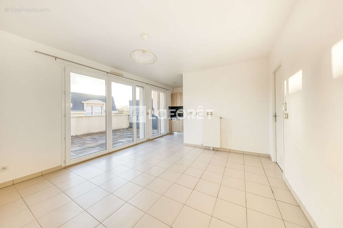 Appartement à EMERAINVILLE