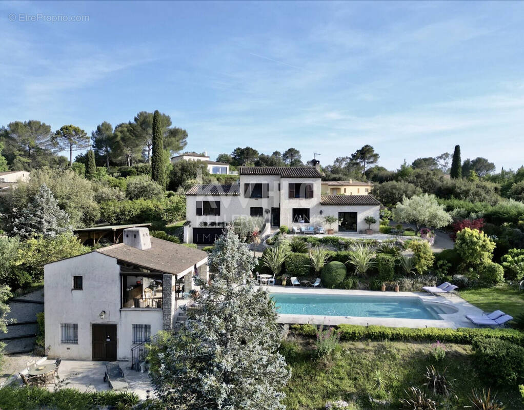 Maison à ROQUEFORT-LES-PINS