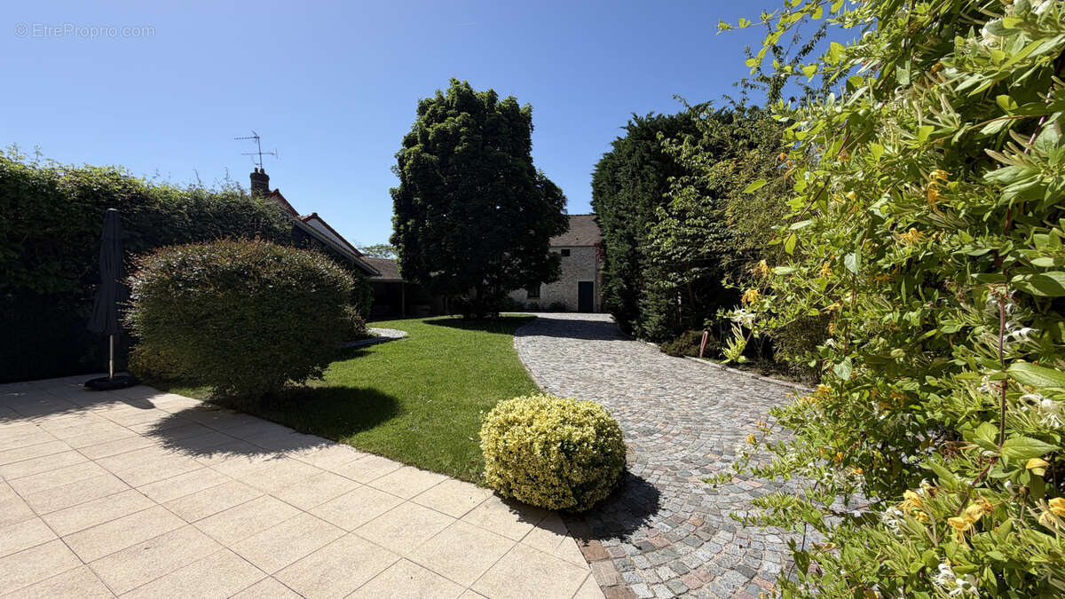 Maison à THOIRY