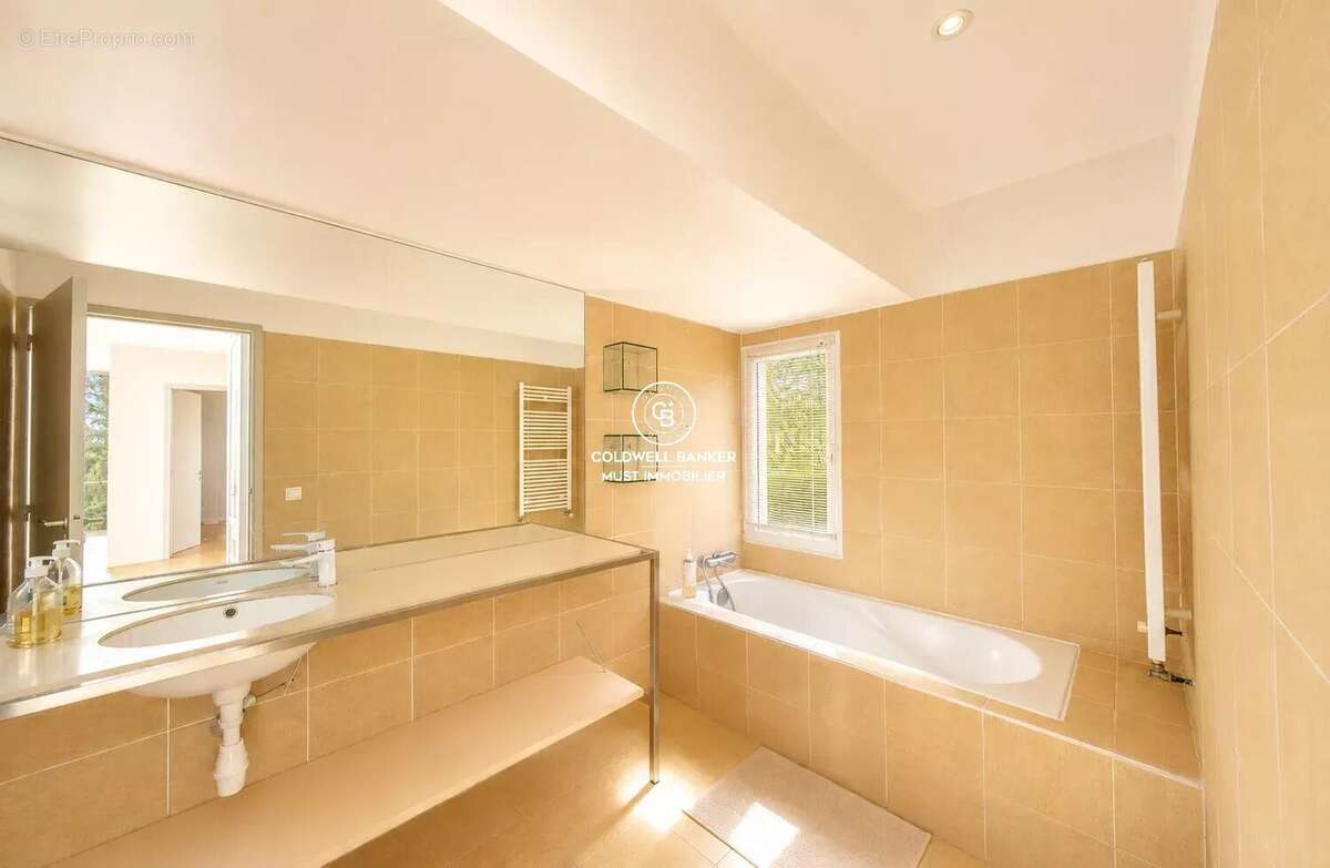 Plain pied 1600m² de parcelle - photo 11