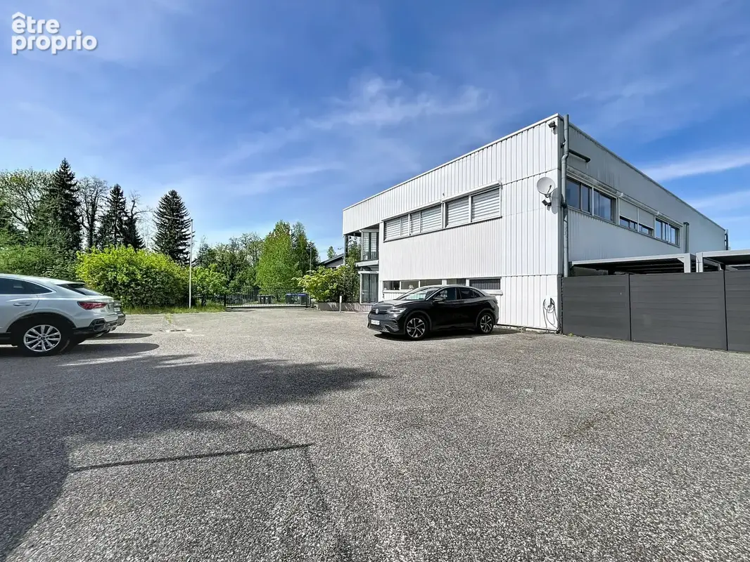 Alby-sur-Chéran / Local mixte de 604m2 + 4400m2 d'espaces extérieurs! - photo 3