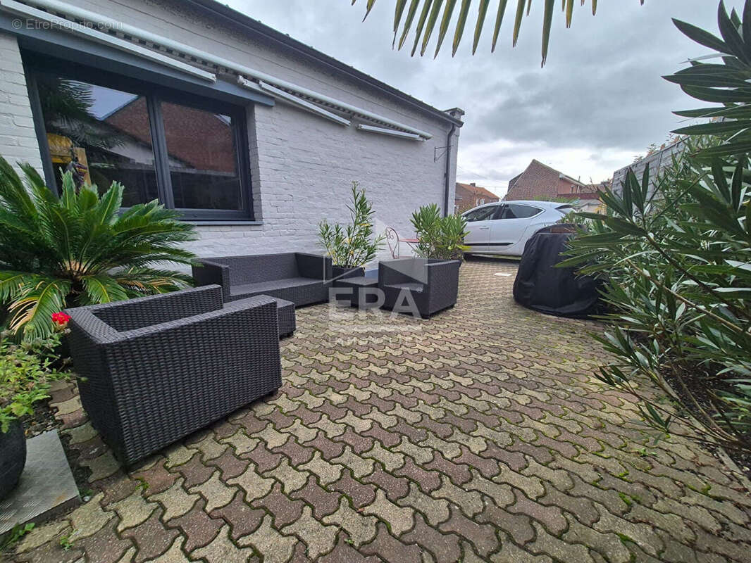 Maison à OSTRICOURT