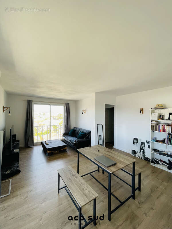 Appartement à MARSEILLE-4E