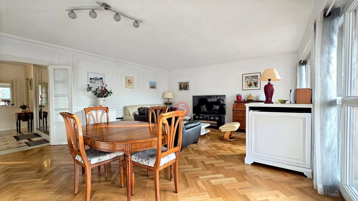 Appartement à LE RAINCY