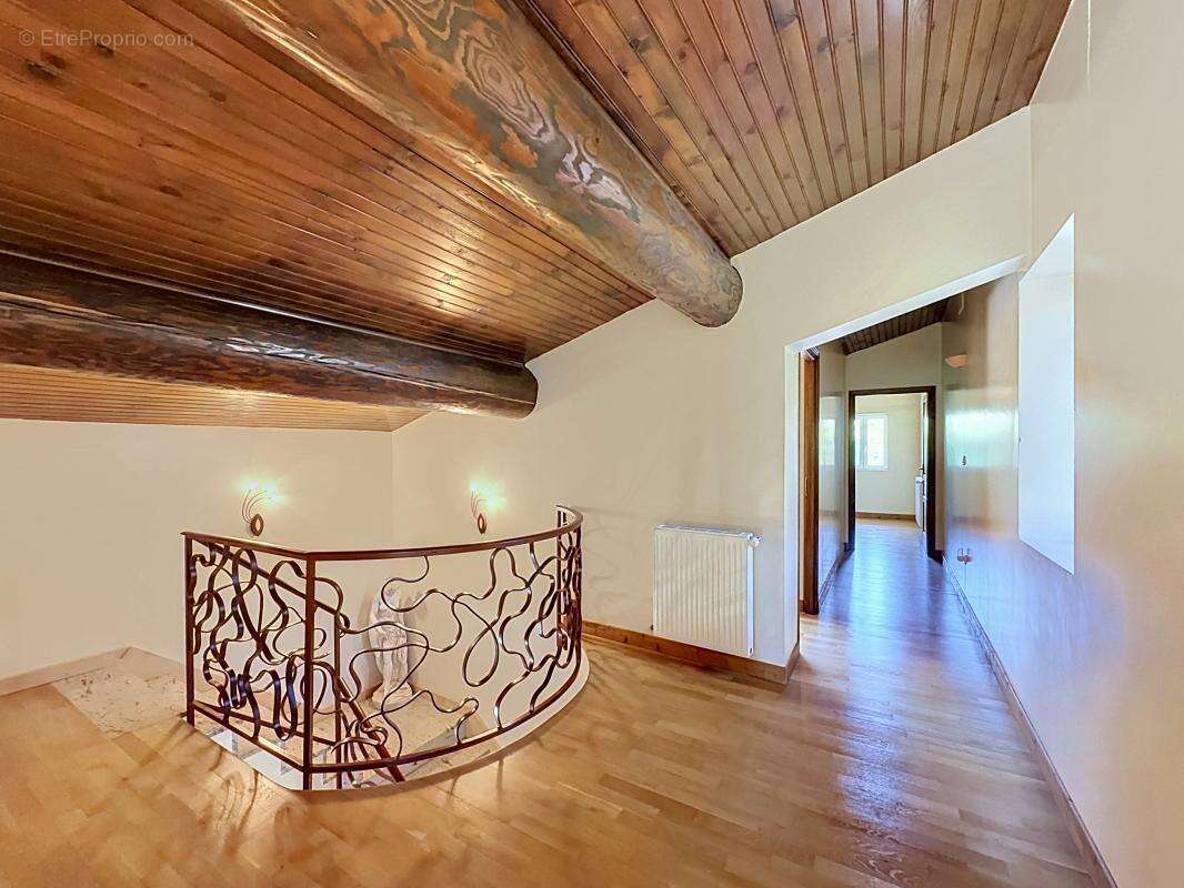 Maison à GENILAC