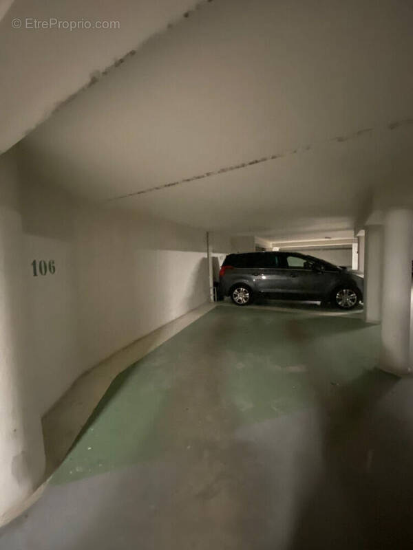 Parking à LEVALLOIS-PERRET