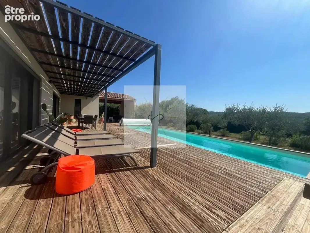 Maison 7 pièces 162 m² à vendre à Uzes (30700) - photo 2