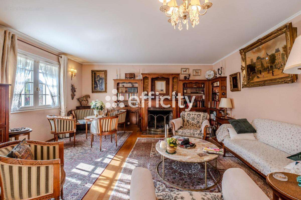 Maison à CHENS-SUR-LEMAN