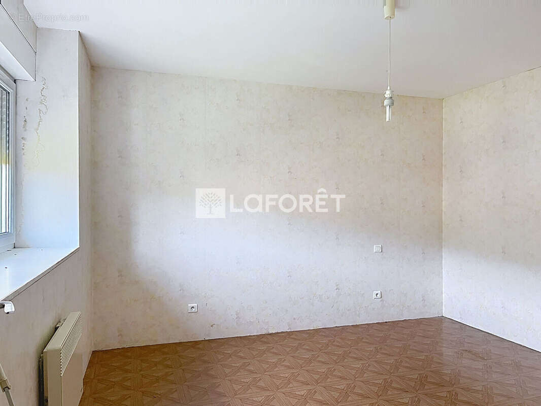 Maison à VEUVEY-SUR-OUCHE