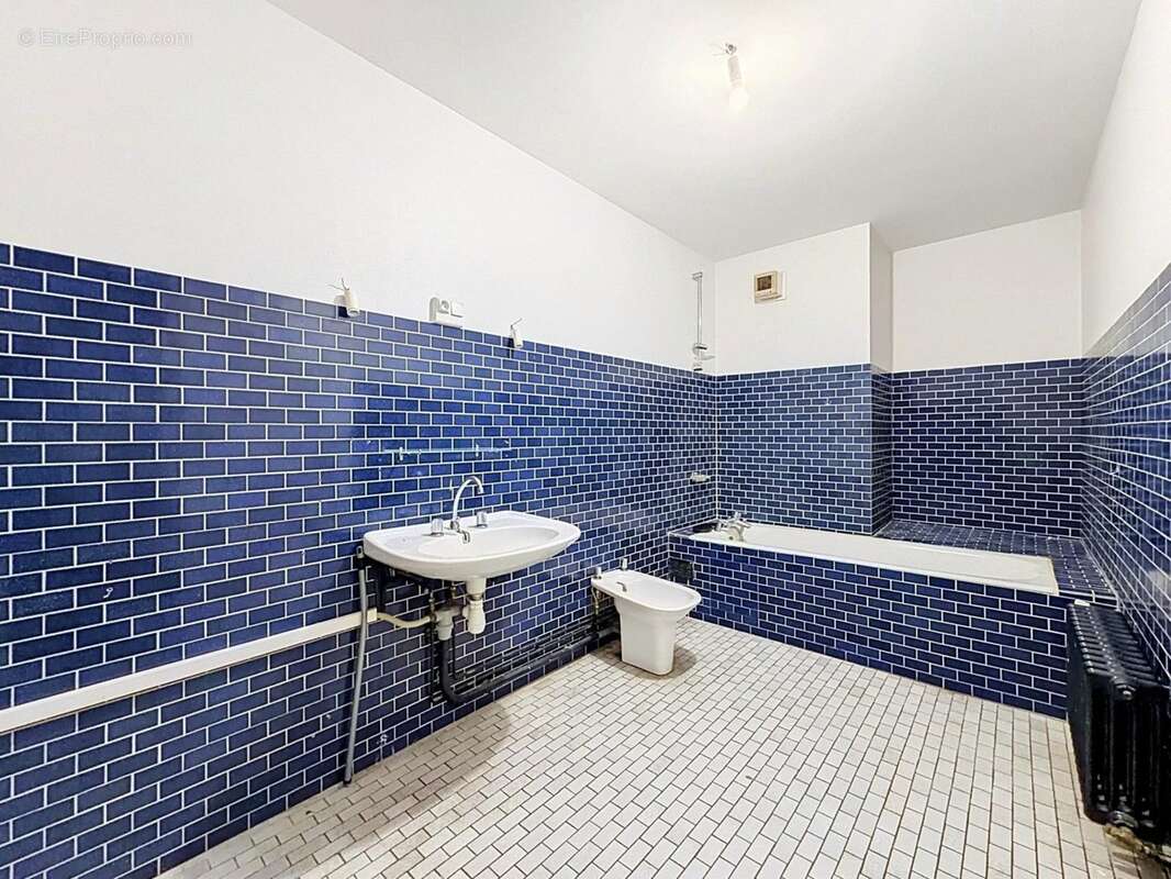 BERGERAC CENTRE – IMMEUBLE DE RAPPORT avec 3 superbes Appartements de Standing - photo 5