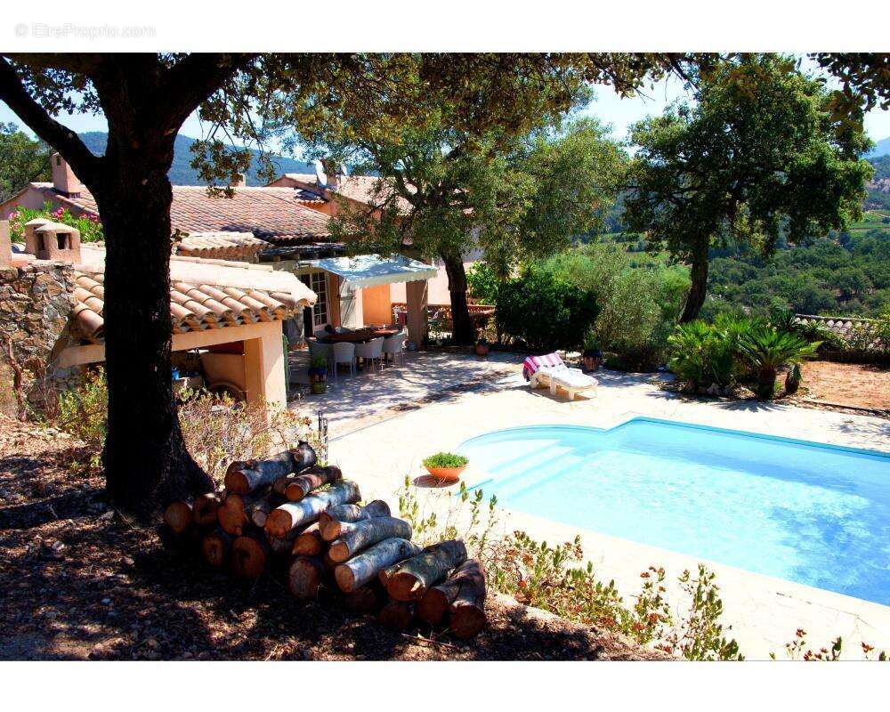 Maison à PLAN-DE-LA-TOUR