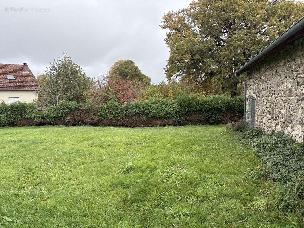 Maison à PEYRAT-LE-CHATEAU