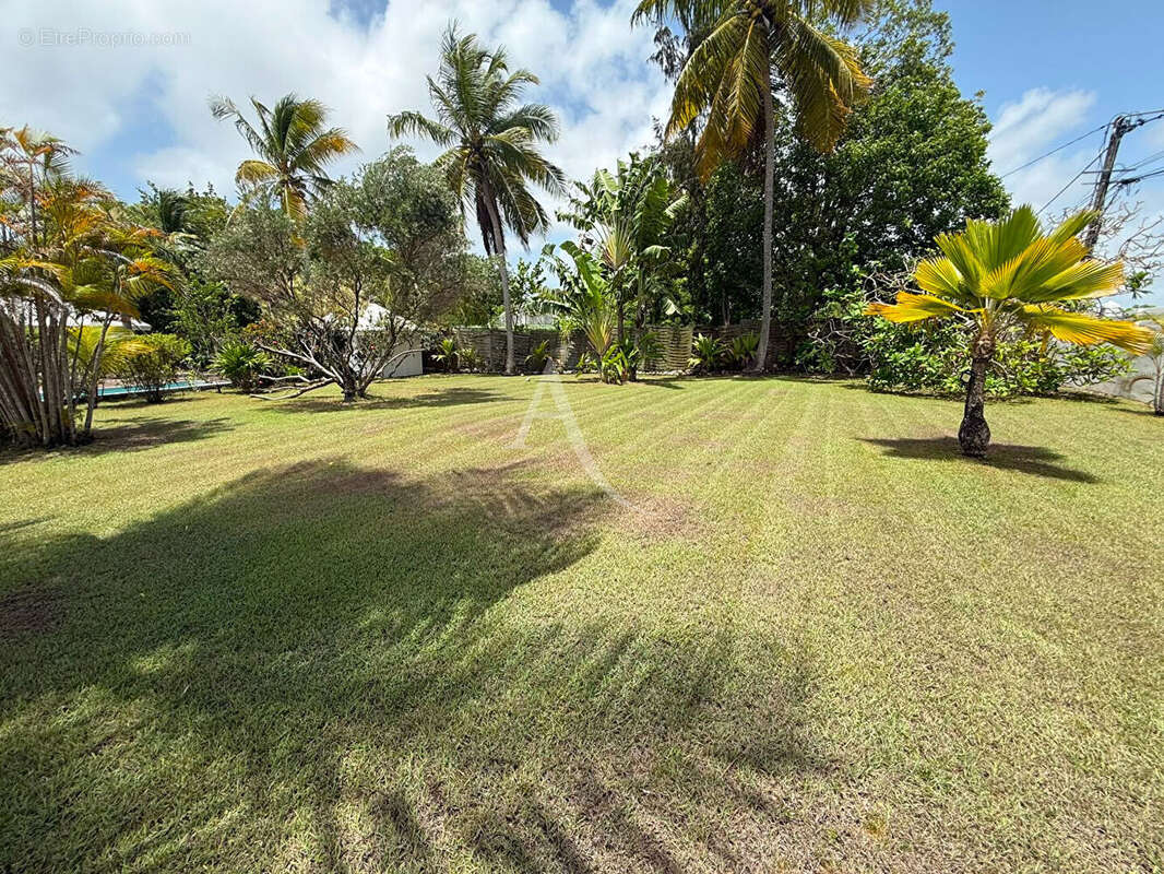 Villa à fort potentiel avec grand terrain et piscine - photo 15