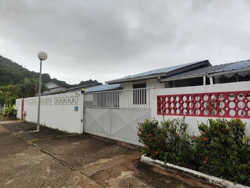 Maison à REMIRE-MONTJOLY