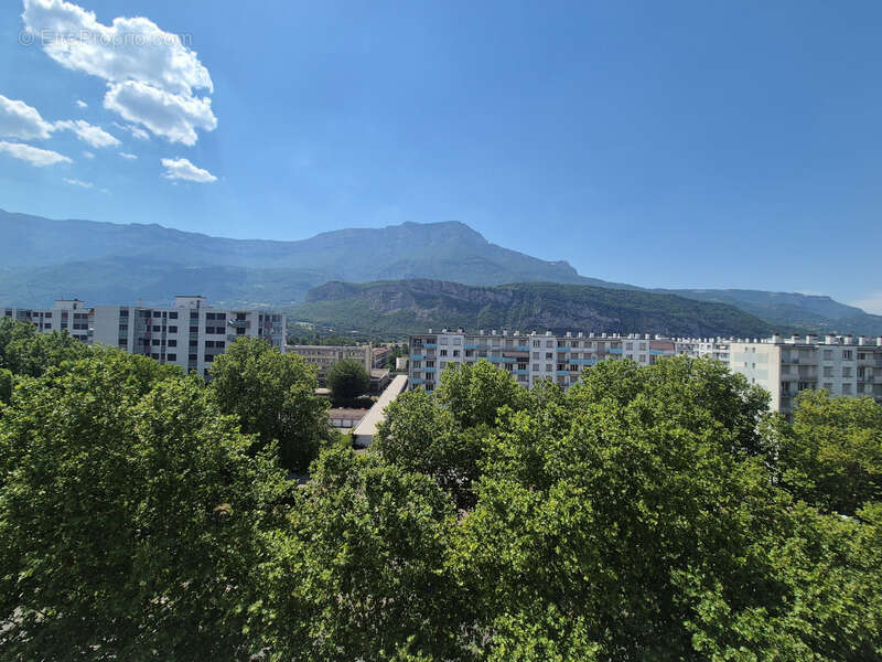 Appartement à LE PONT-DE-CLAIX