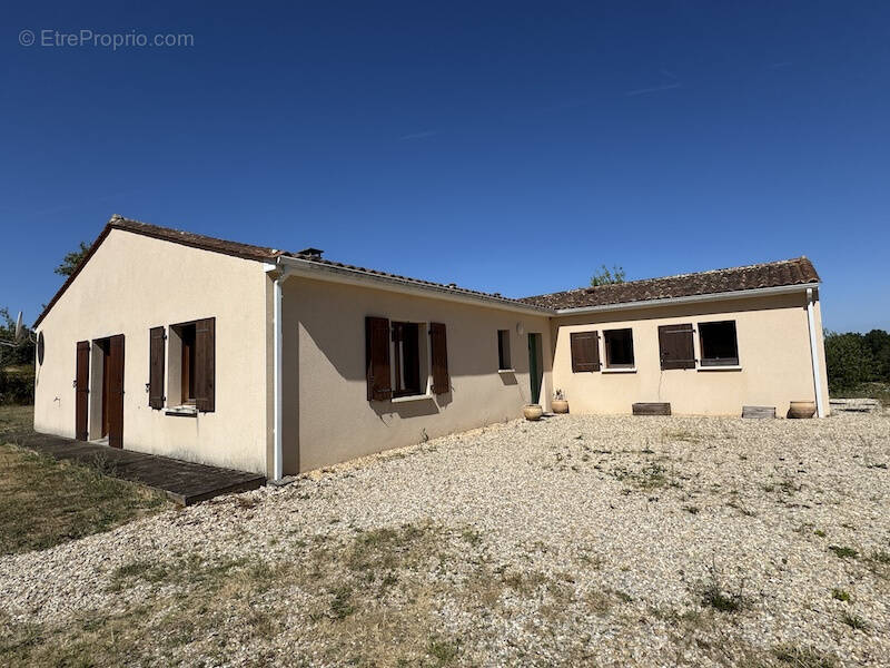 Maison à ORIOLLES