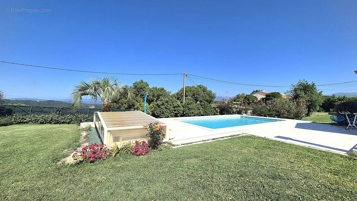 Villa de plain-pied au calme absolu avec piscine, studio indépendant et vaste terrain arboré - photo 4