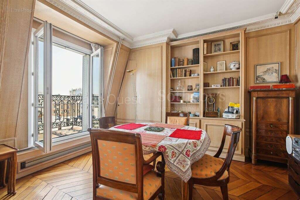 Appartement à PARIS-15E