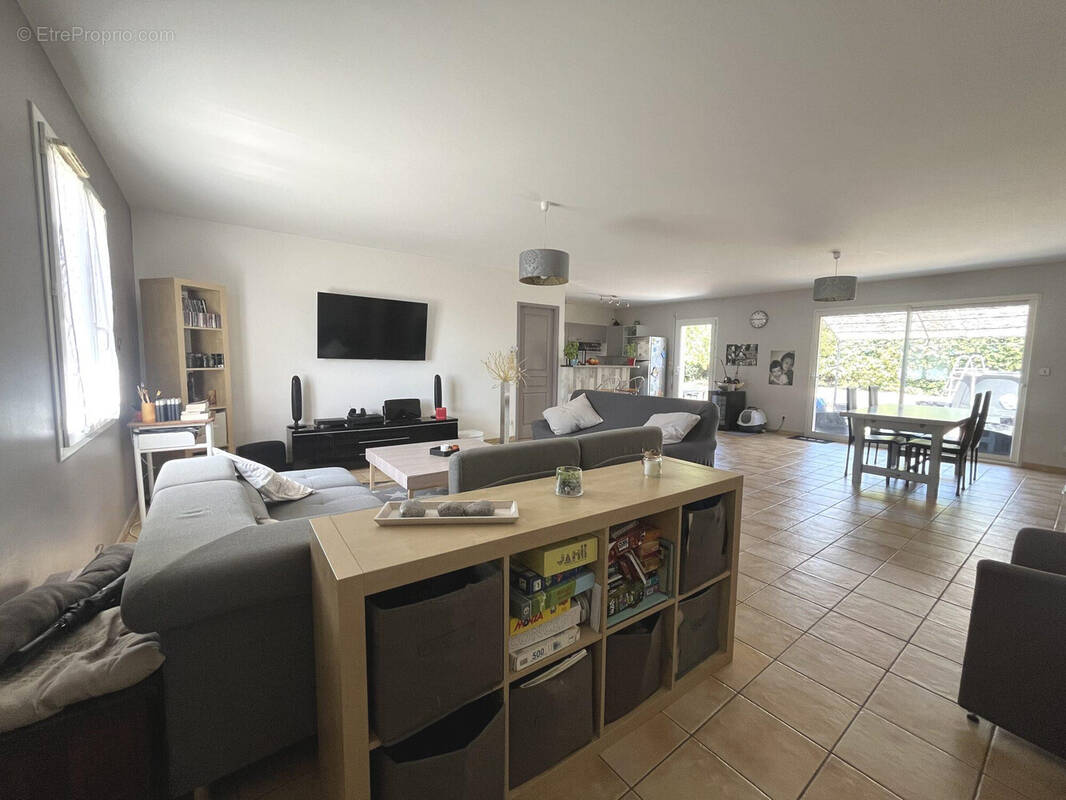 Maison 128 m² à Quincay  - photo 3