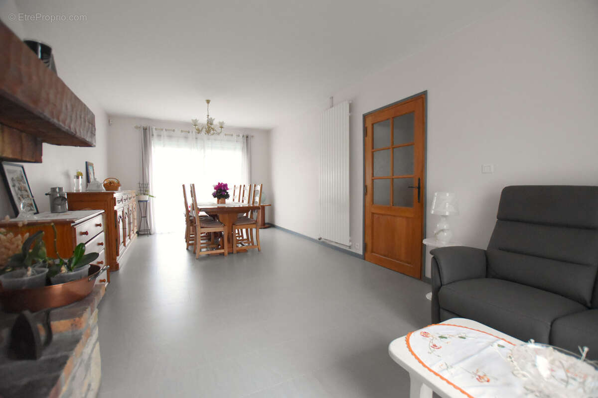 Maison à LES ESSARTS-LE-ROI