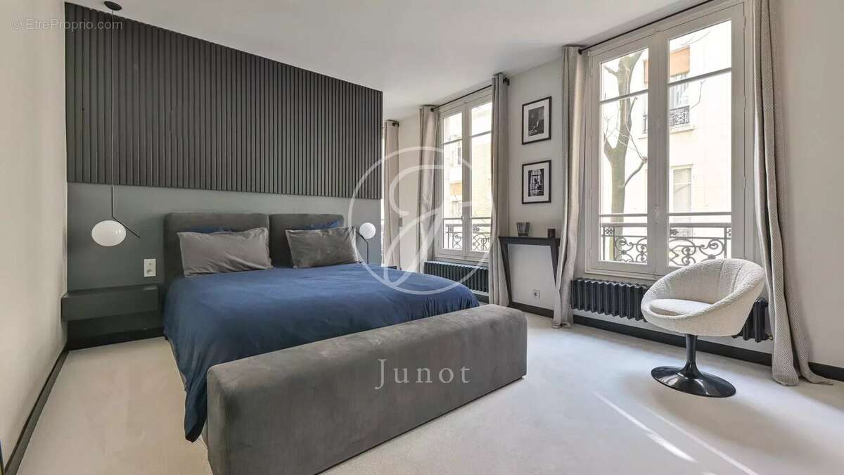 Appartement à PARIS-17E