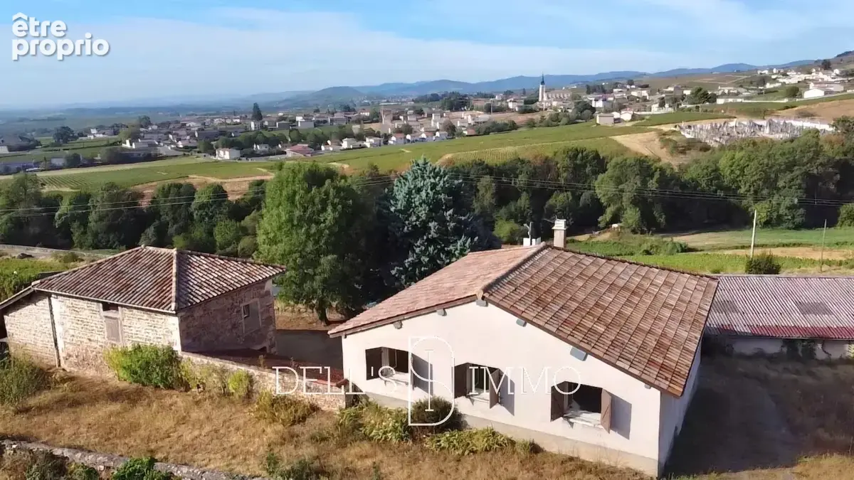 Maison ancienne avec dépendances, terrain et jolie vue - photo 2