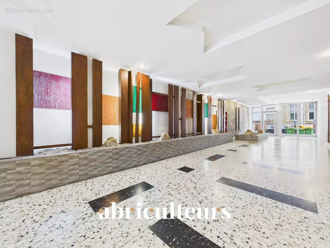 Commerce à PARIS-20E