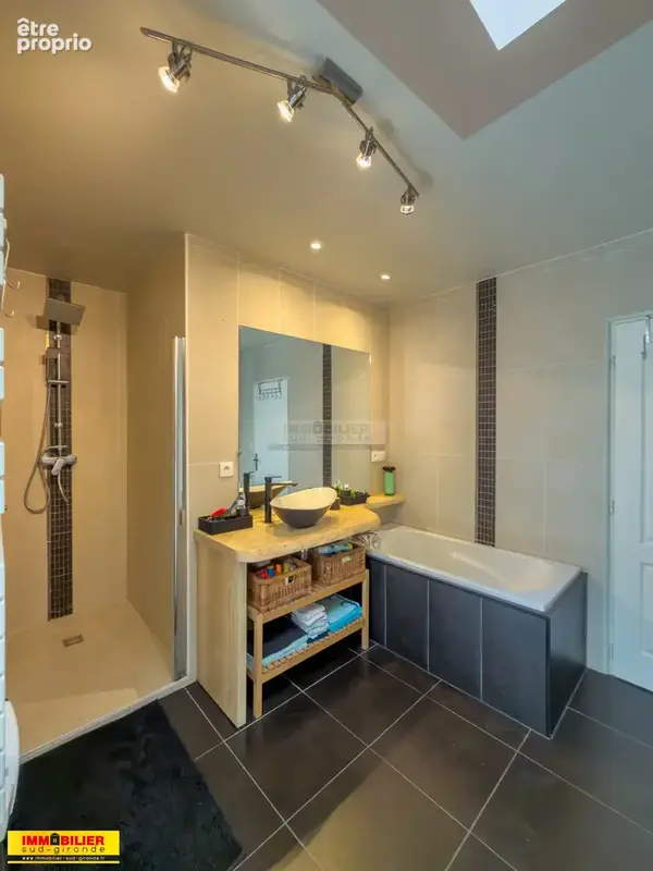 Maison de plain-pied avec piscine chauffée, au calme sur 2 500 m2 face aux bois - photo 26