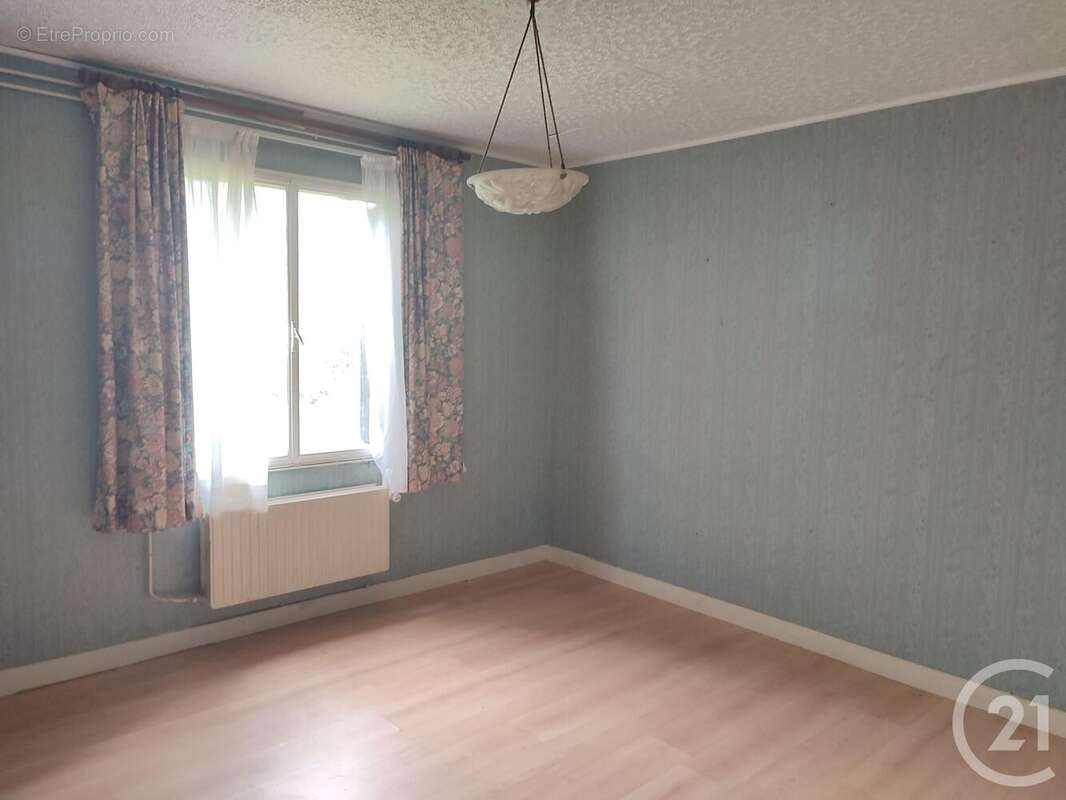 Maison à SUILLY-LA-TOUR