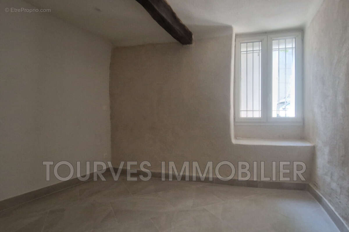 Appartement à SAINT-MAXIMIN-LA-SAINTE-BAUME