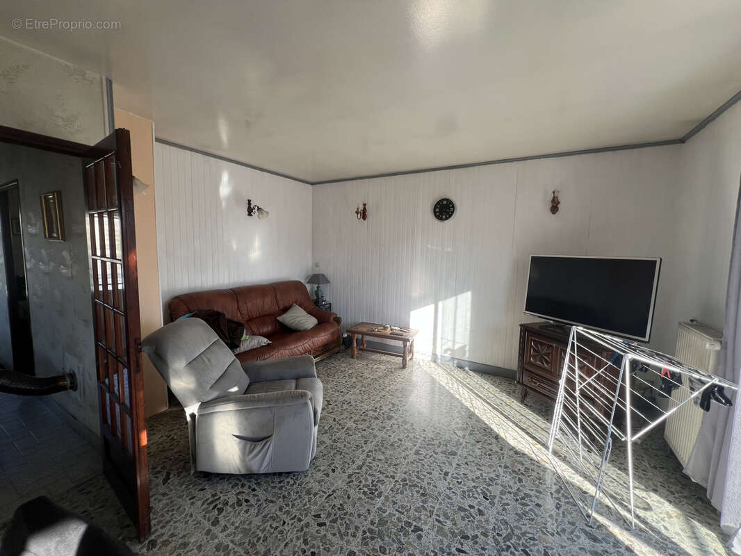 Maison dans un quartier pavillionaire - photo 2