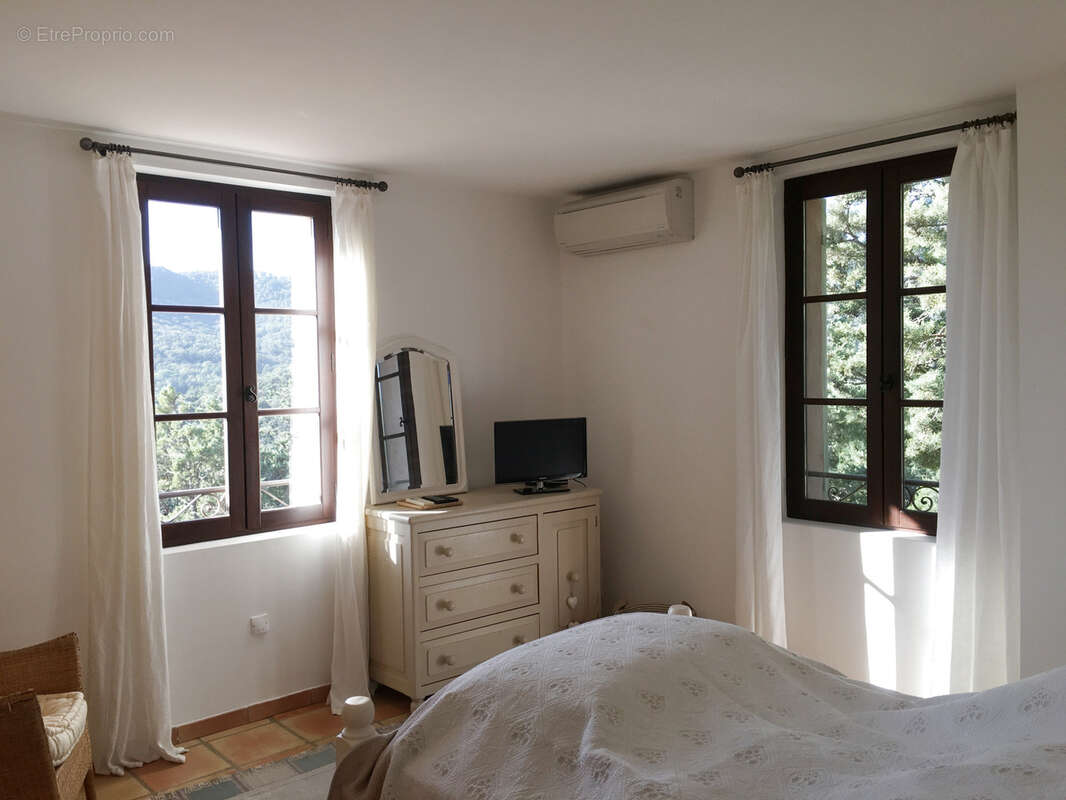 Maison à PLAN-DE-LA-TOUR