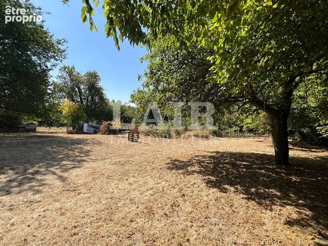 Maison Rânes avec dépendances sur terrain de 4080 m2 - Réf :E15602 - photo 2