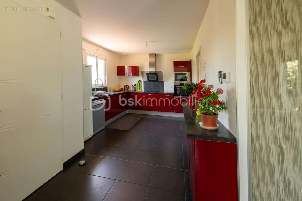 95 m² / Plain-pied / Jardin privé / Garage / Quint-Fonsegrives, secteur Hélène Boucher - photo 3