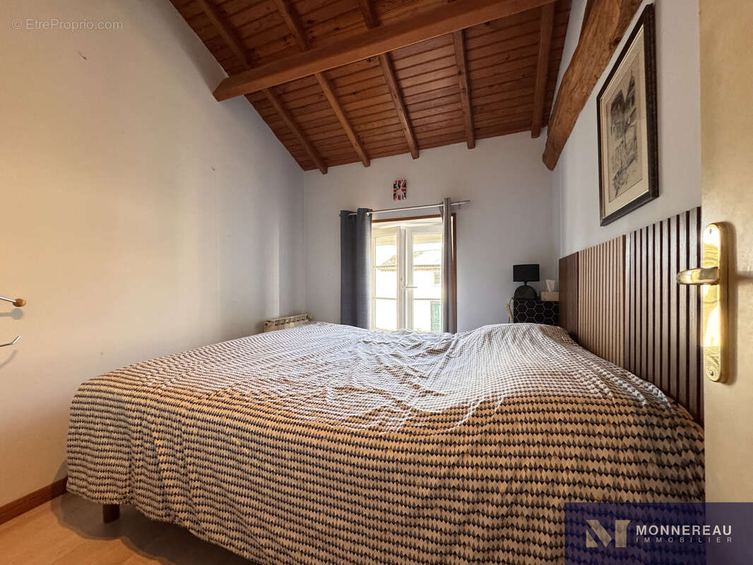 Maison à BAIGNES-SAINTE-RADEGONDE