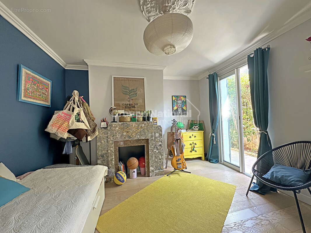 Maison à SAINT-BRES